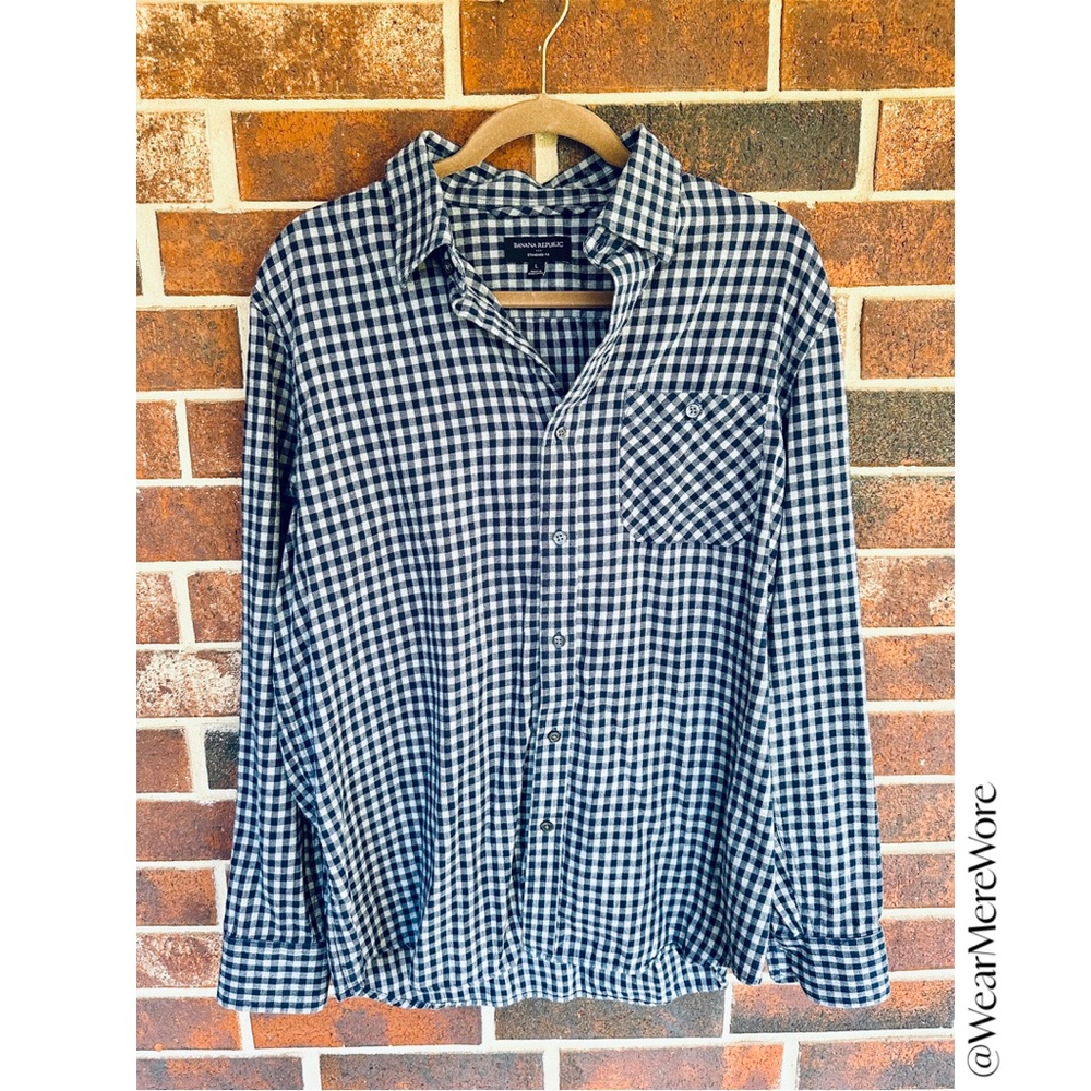 Men’s Banana Republic Long Sleeve Button Down - Large